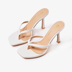 FAUX LEATHER THONG HEELS